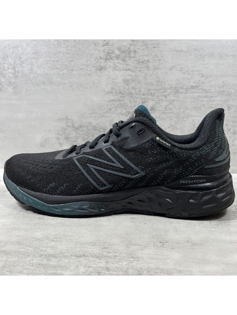 New Balance 880v11 GTX Gore-tex Running Shoes - Men's Size 9.5 - Black
